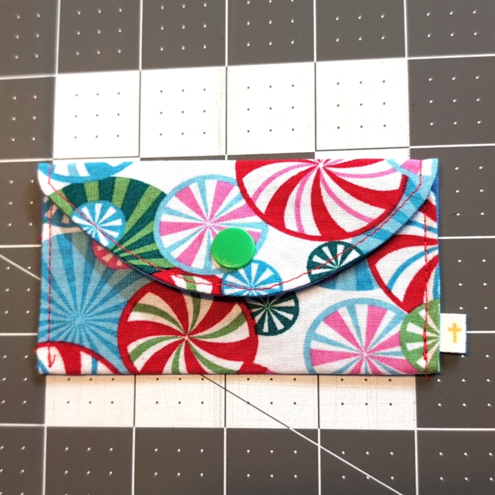 Christmas PinWheels Gift Card Holder Reusable Lined Fabric Washable Snaps Closed - Picture 2 of 2